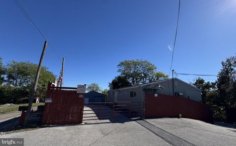 Photo of 321 Dewey Street, YORK, PA 17404 (MLS # PAYK2091926)