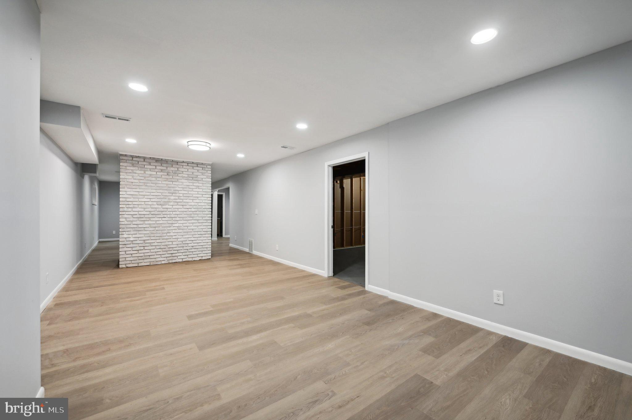 VALLEY HILLS - Residential