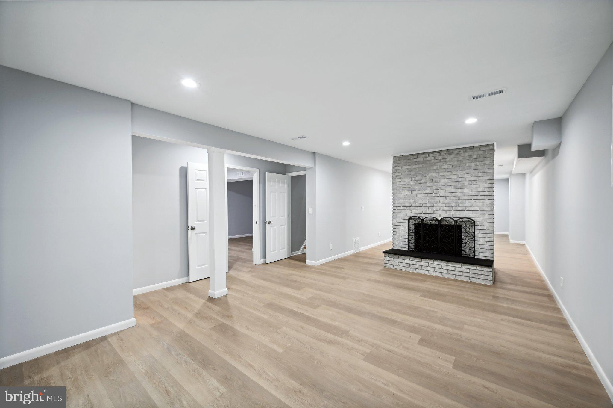 VALLEY HILLS - Residential