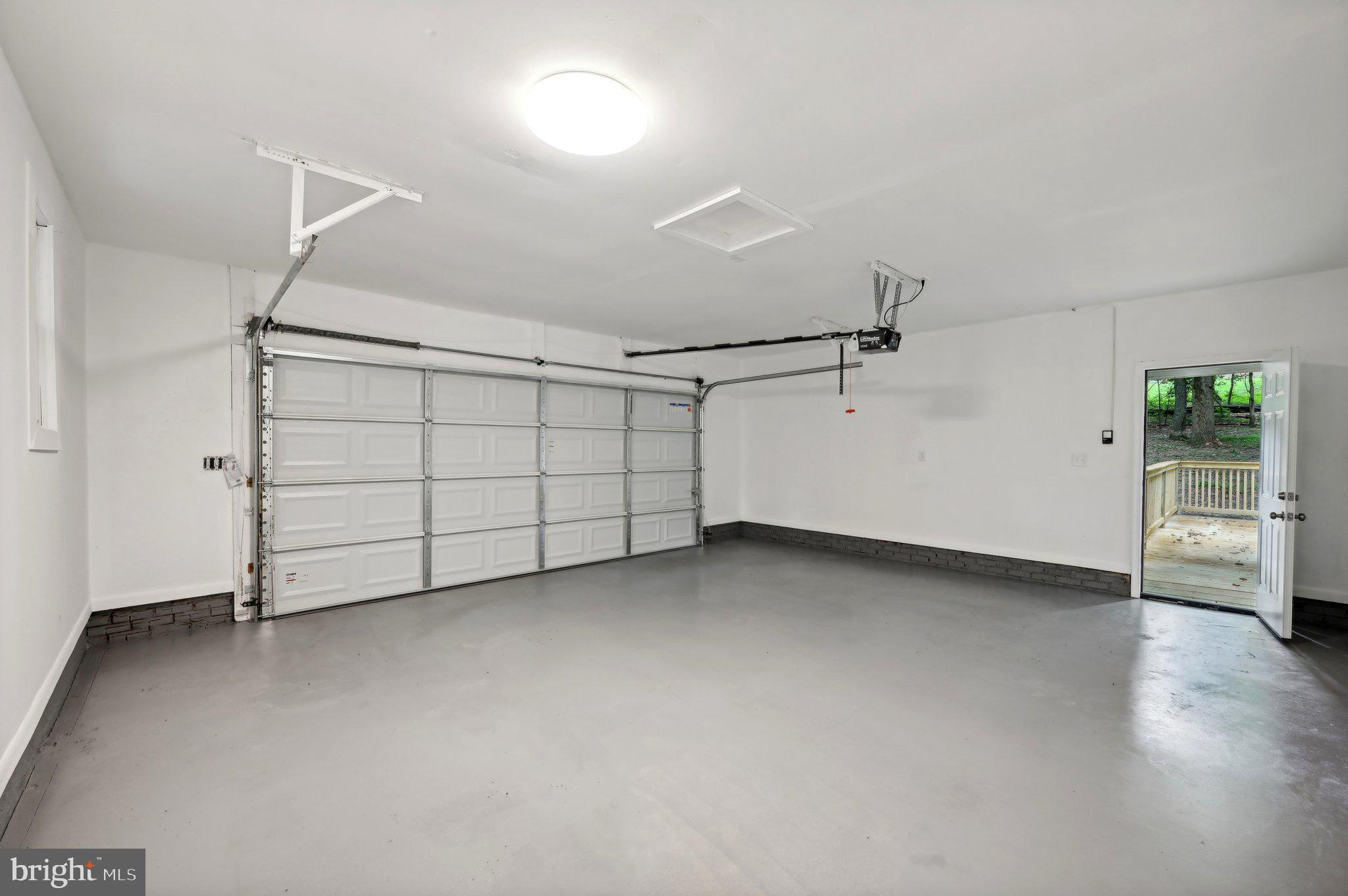 VALLEY HILLS - Residential