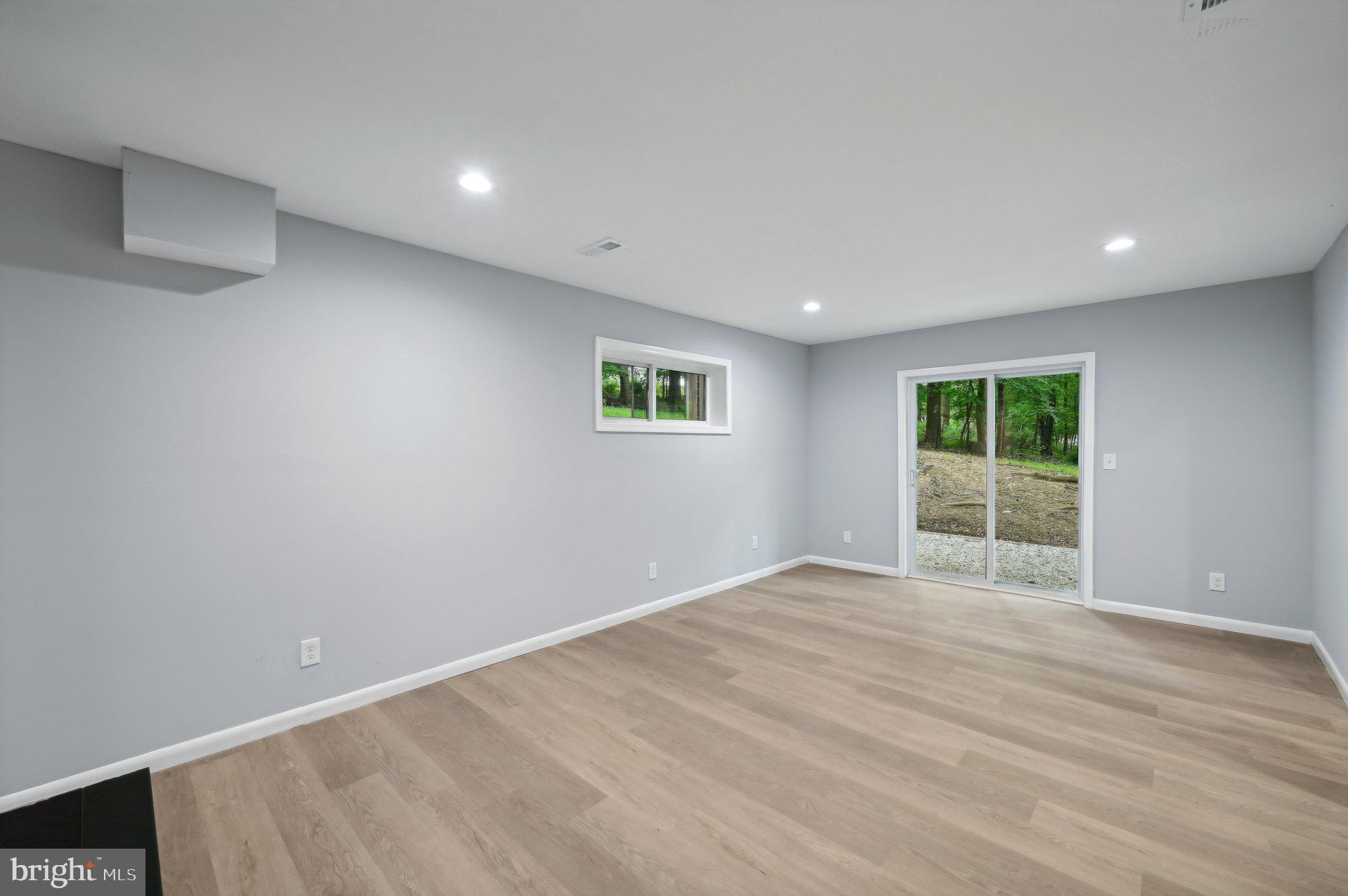 VALLEY HILLS - Residential