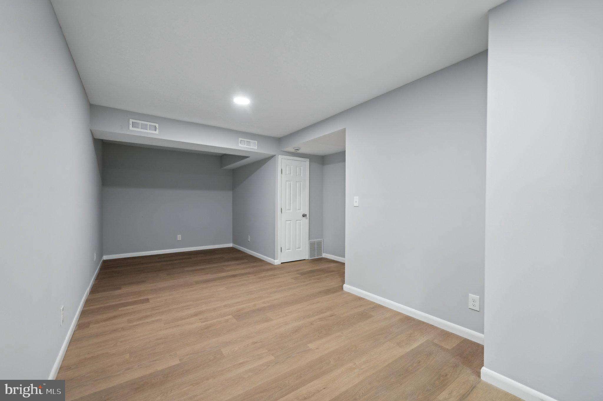 VALLEY HILLS - Residential