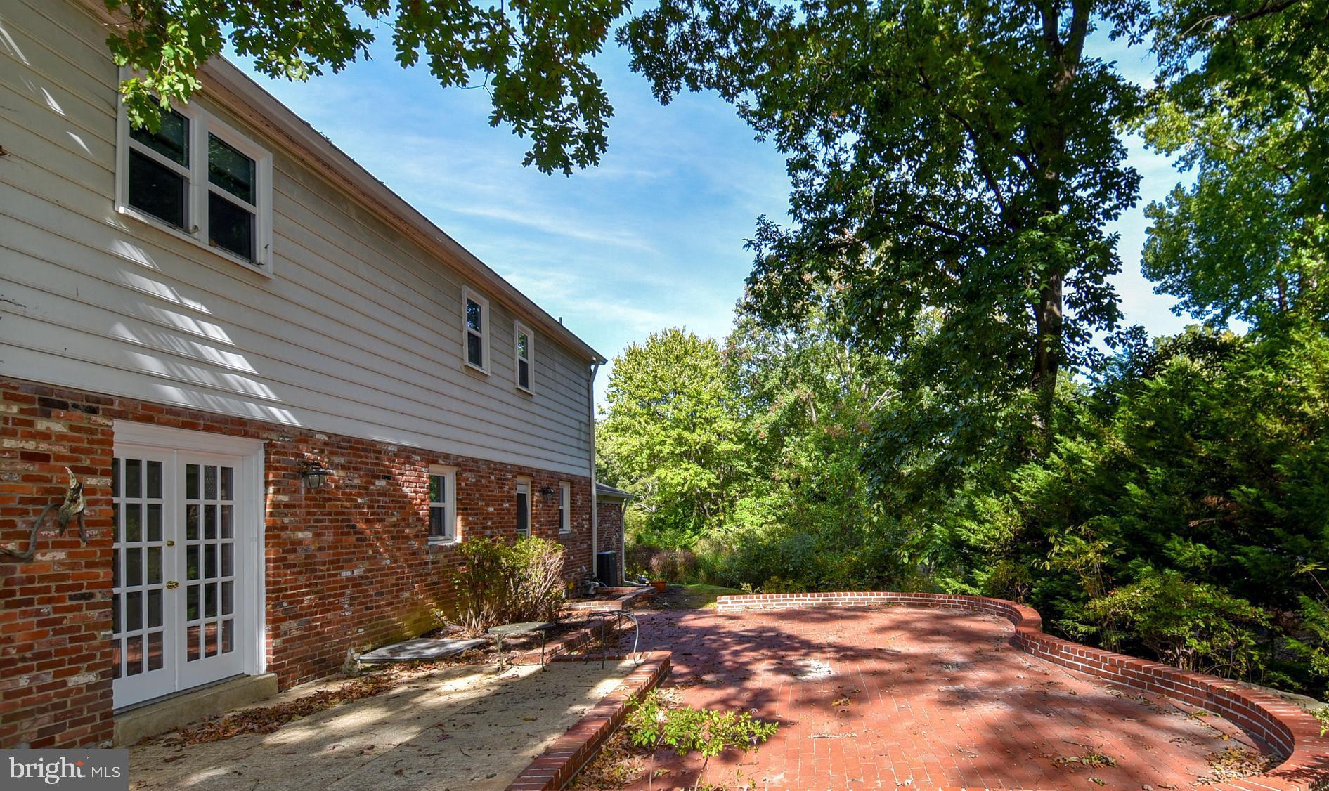 WHITE OAKS - Residential