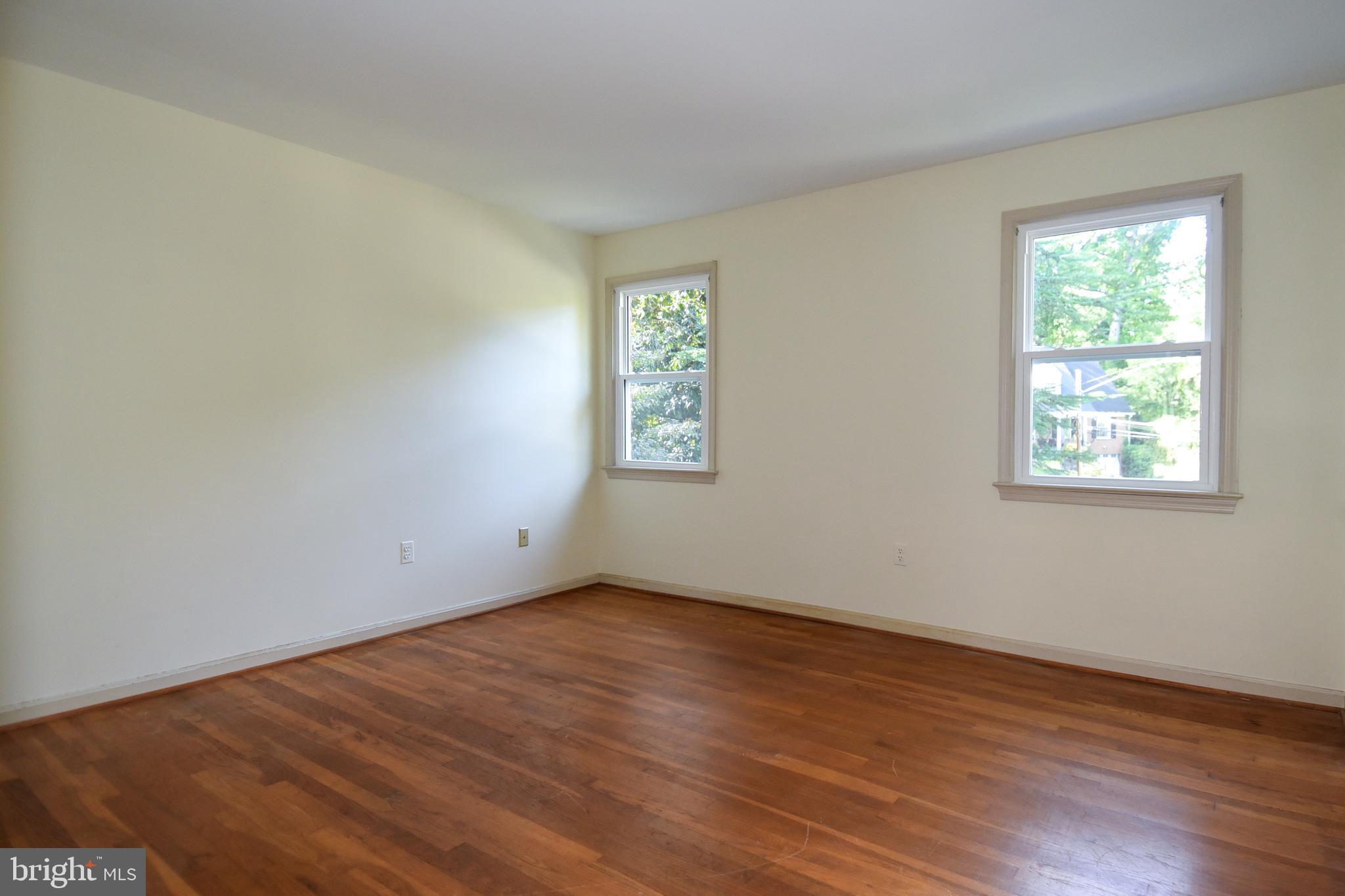 WHITE OAKS - Residential