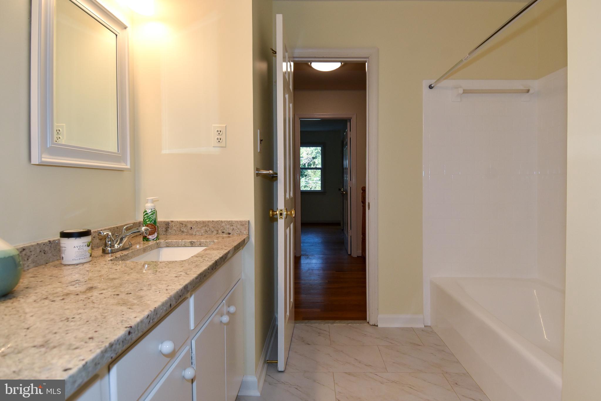 WHITE OAKS - Residential