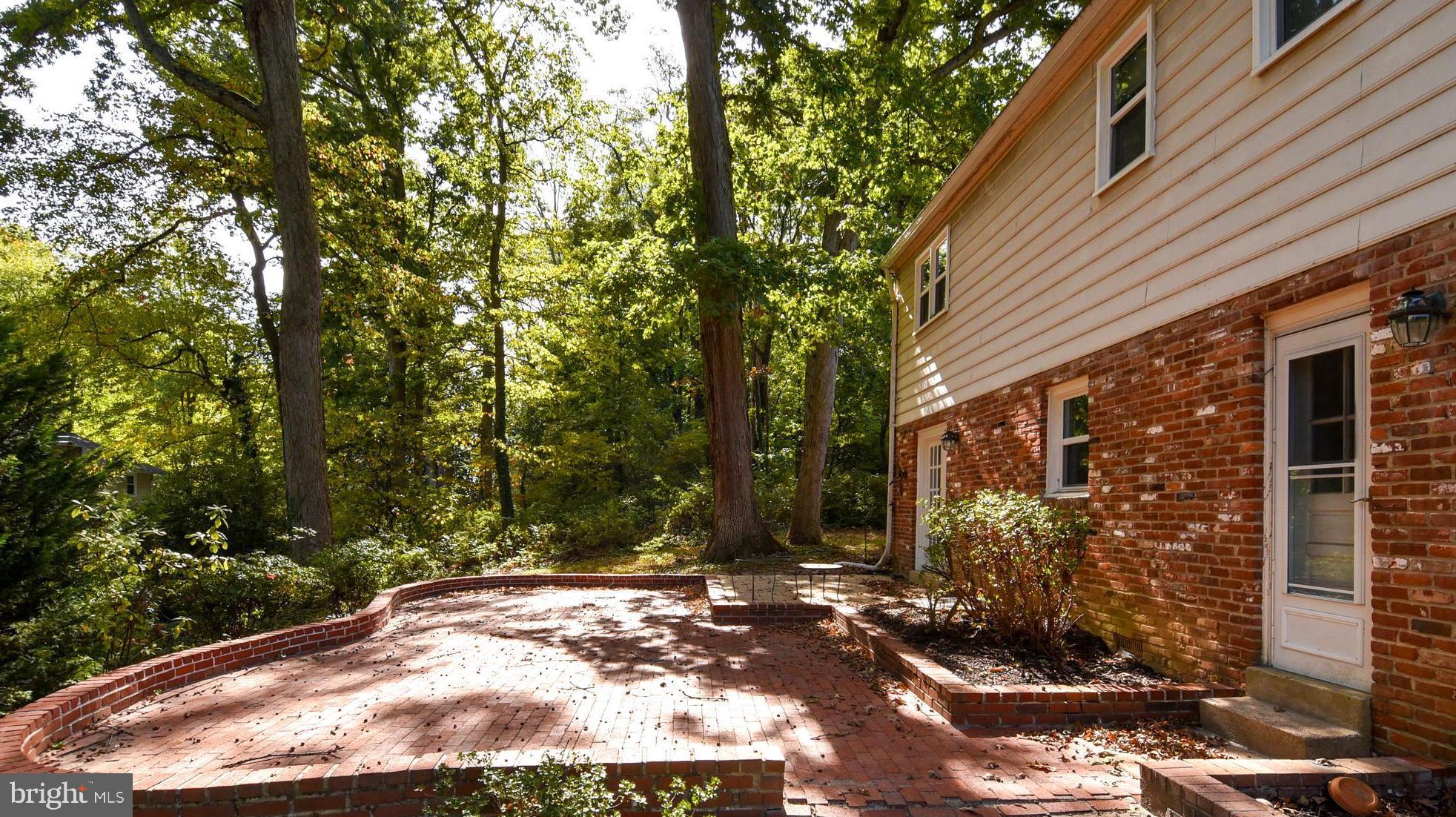 WHITE OAKS - Residential