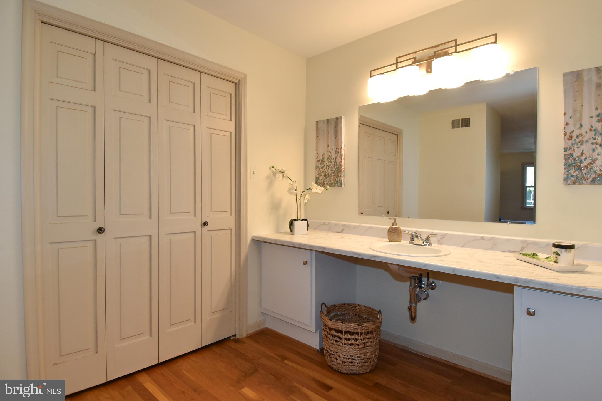 WHITE OAKS - Residential