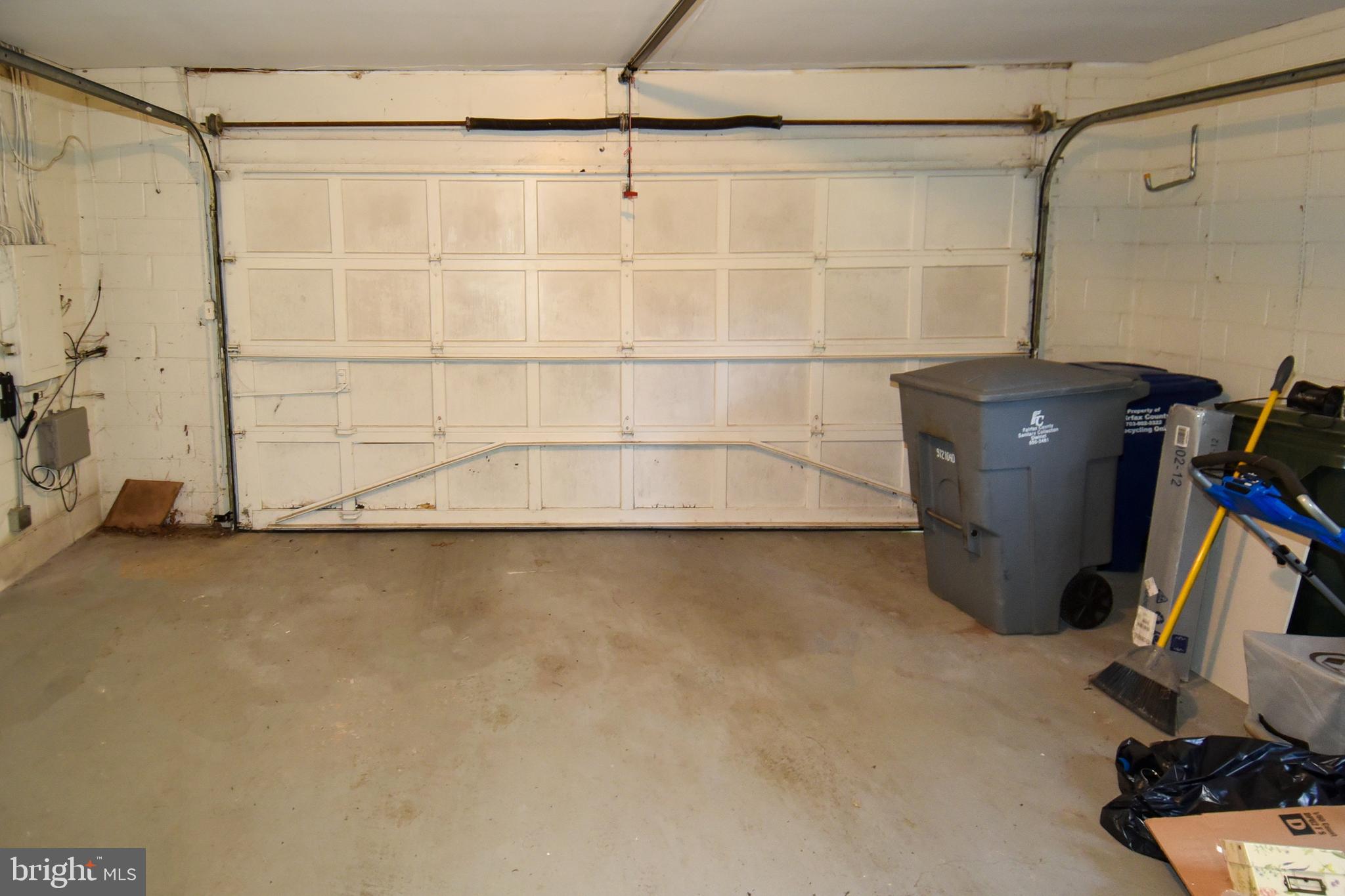 WHITE OAKS - Residential