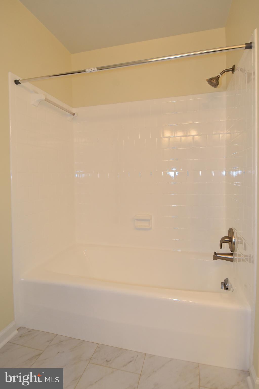 WHITE OAKS - Residential