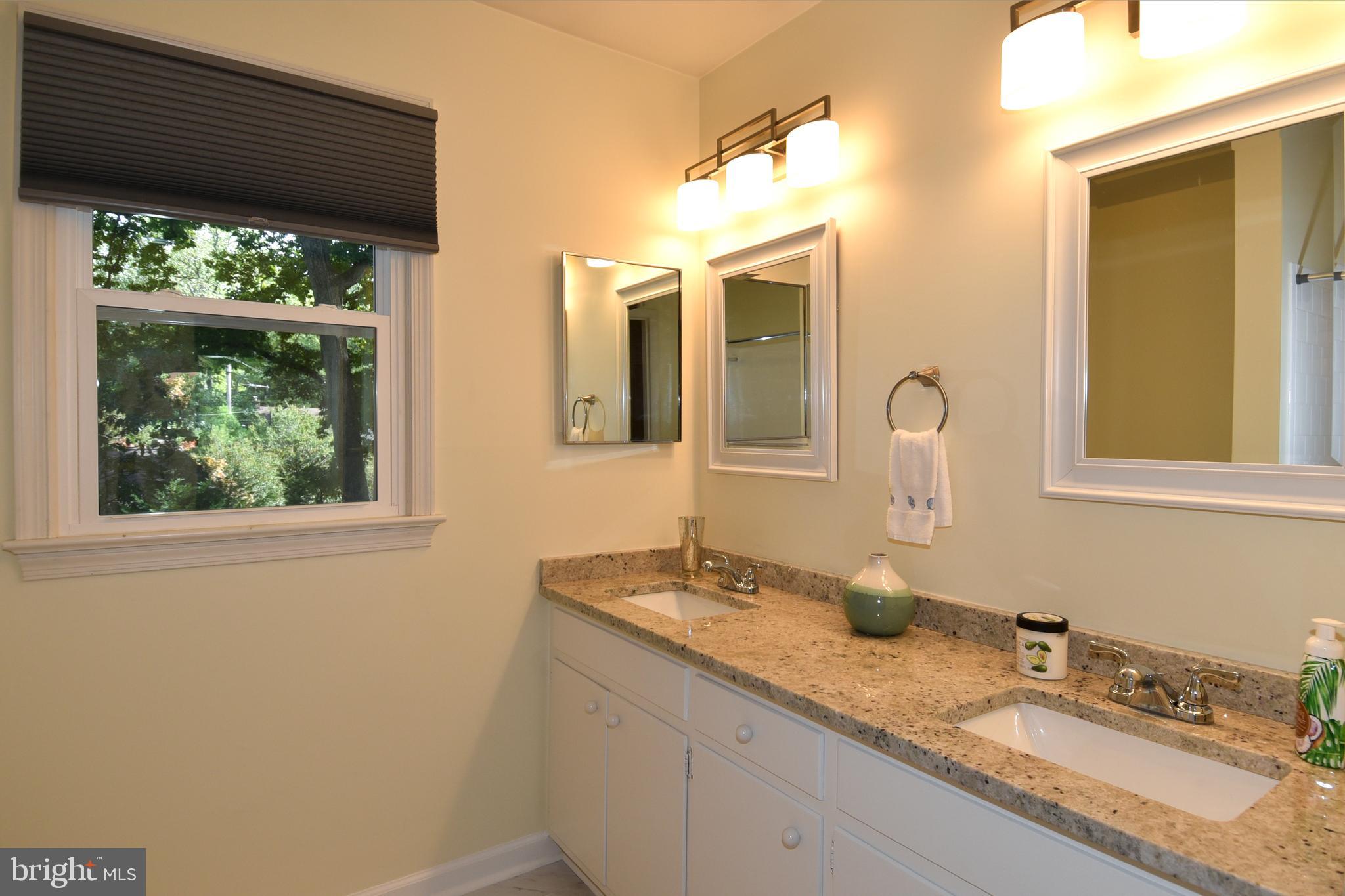 WHITE OAKS - Residential