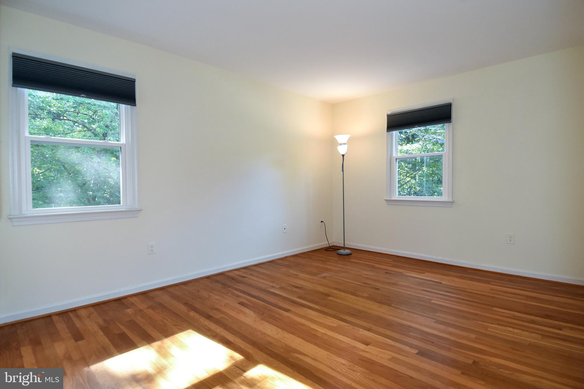 WHITE OAKS - Residential