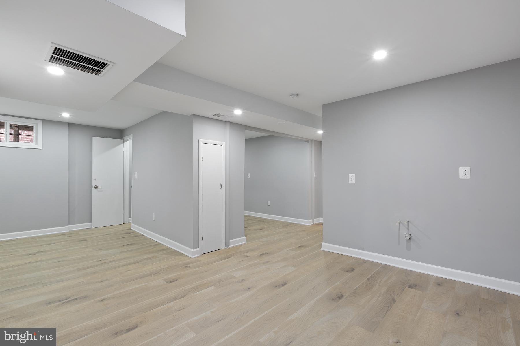 BRENTWOOD - Residential