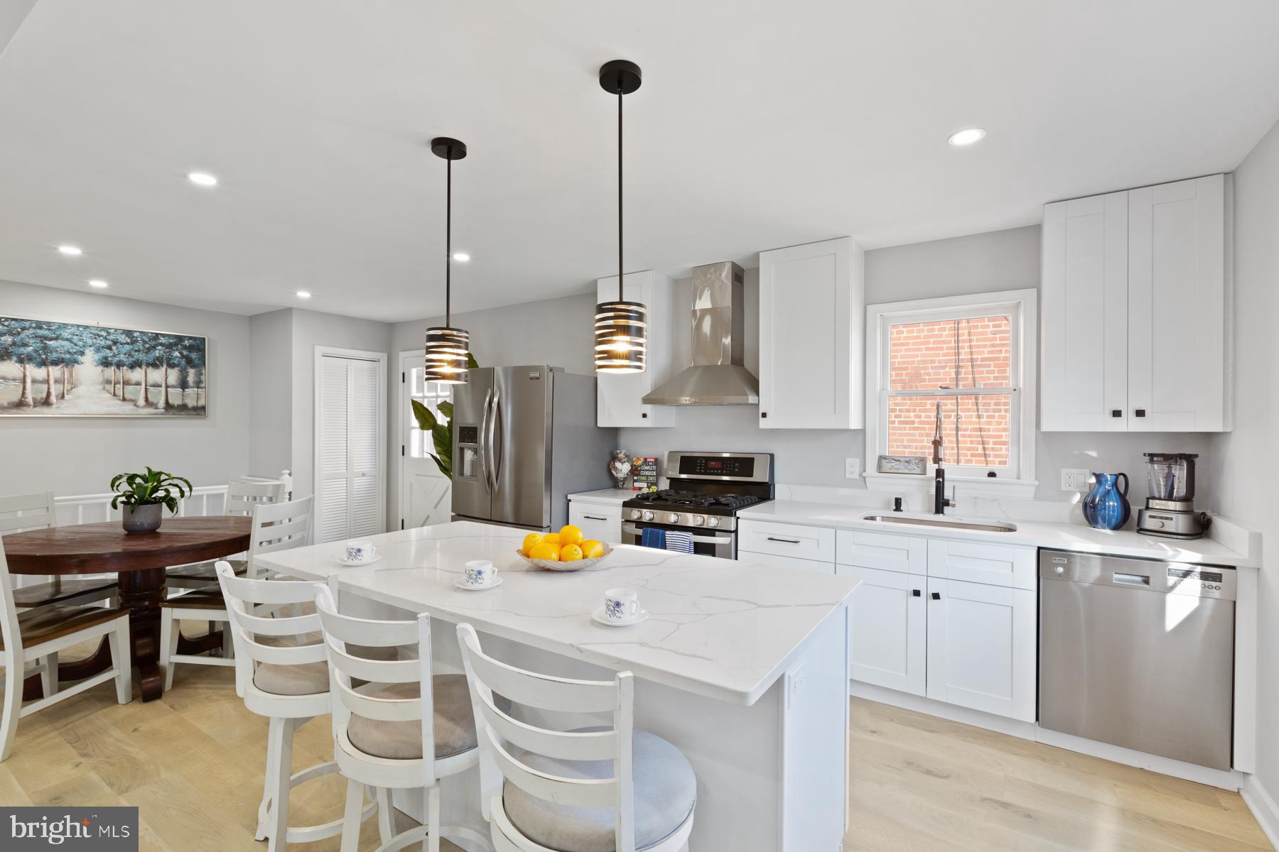 BRENTWOOD - Residential