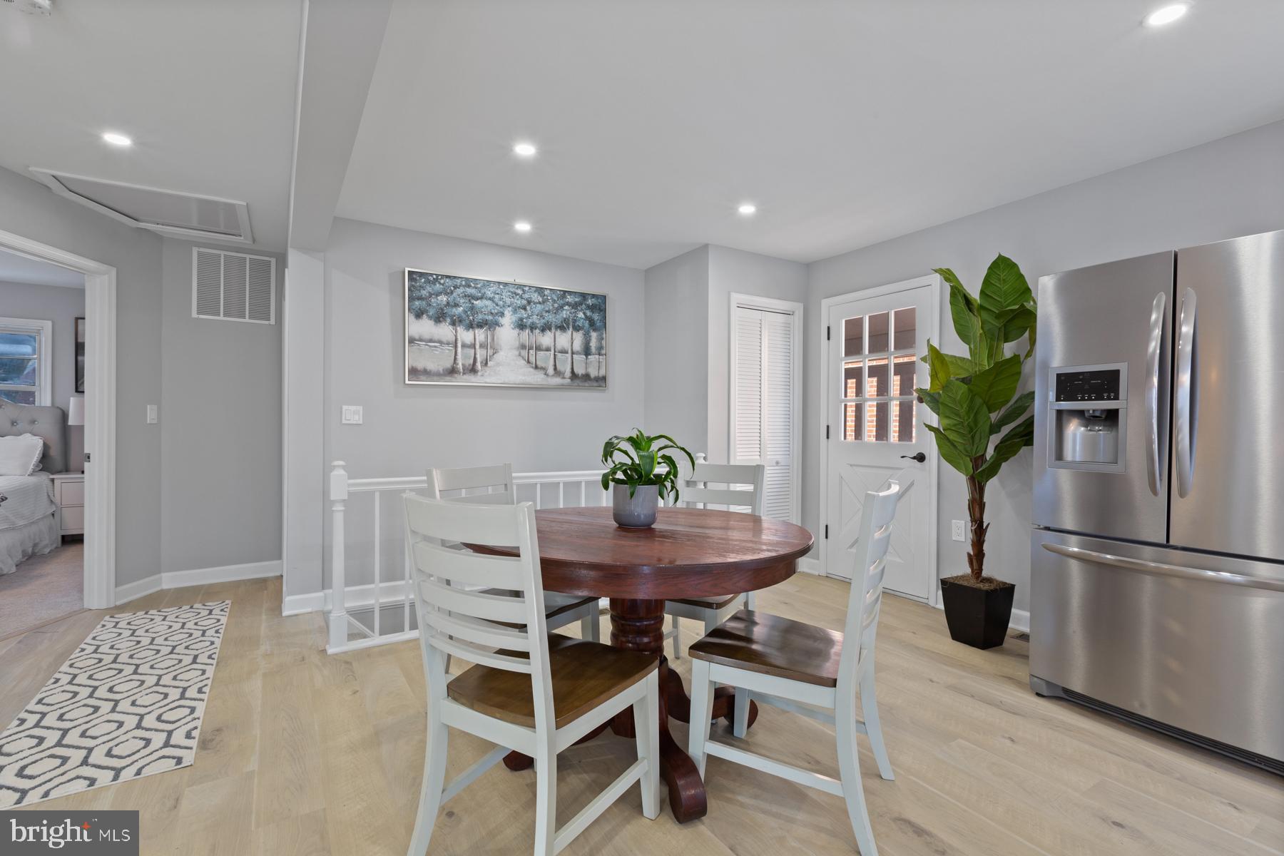 BRENTWOOD - Residential