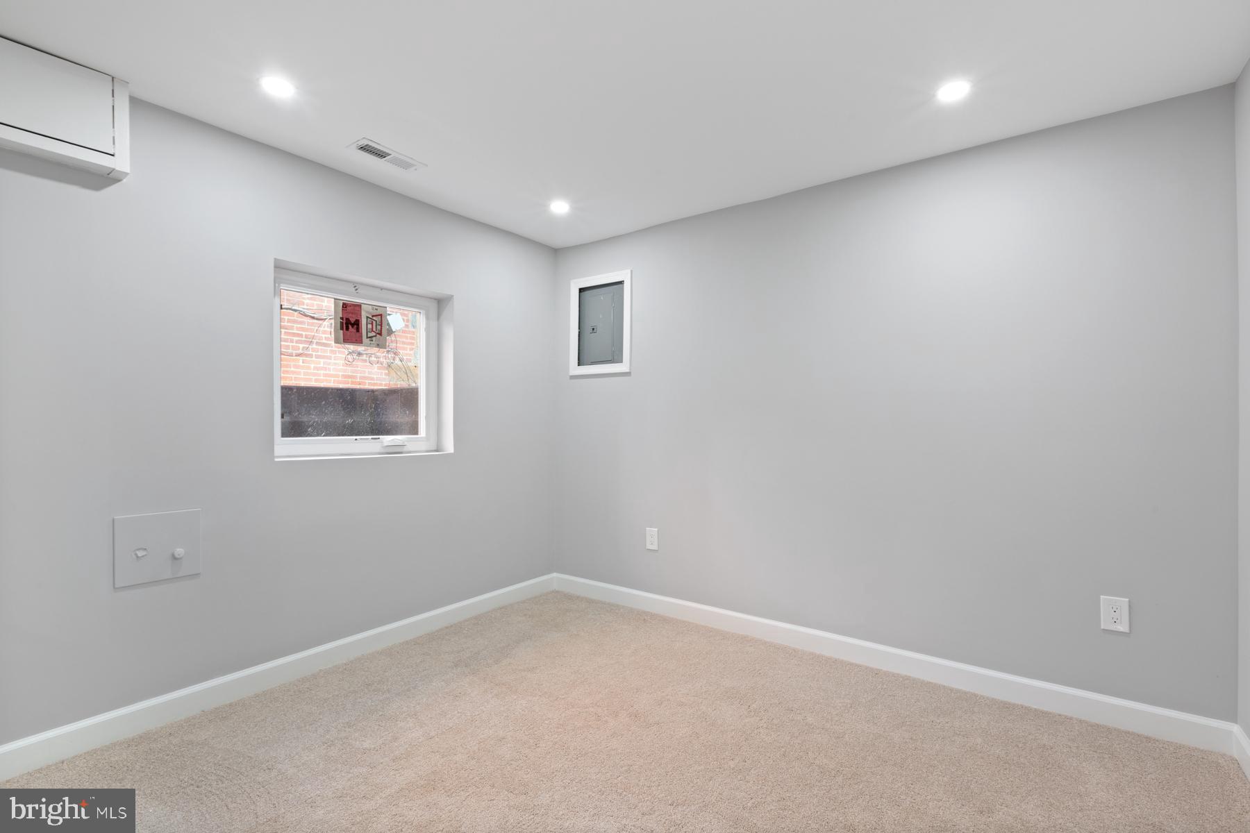 BRENTWOOD - Residential