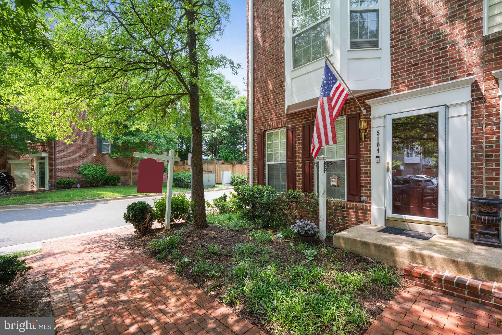 5104 ENGLISH TERRACE