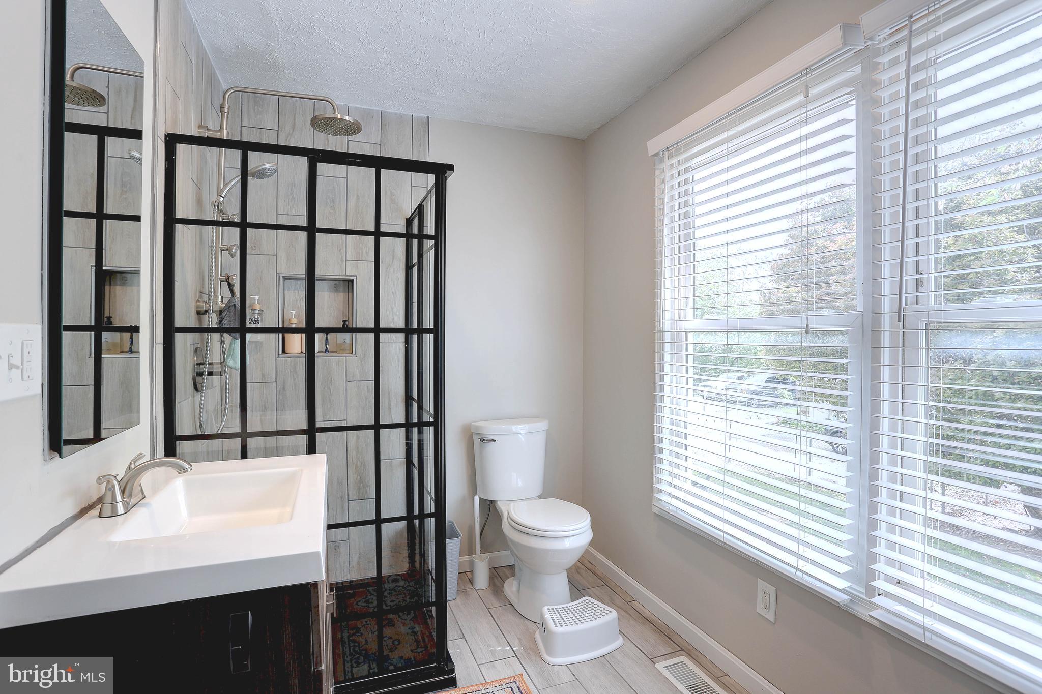 DRUM POINT - Residential