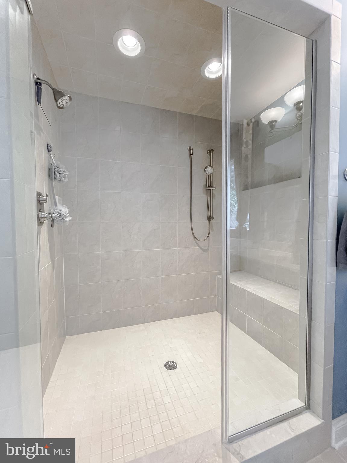 LEONARDS GRANT - Residential