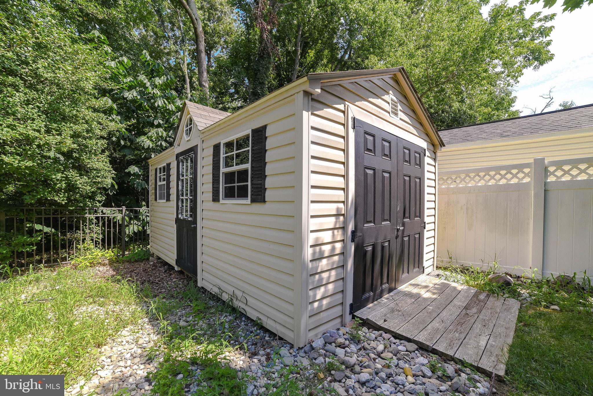 LEONARDS GRANT - Residential