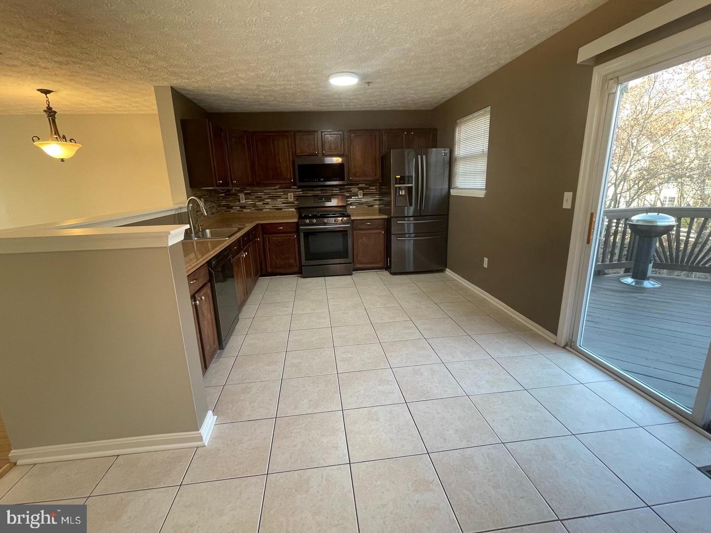 COVINGTON MANOR - Residential Lease