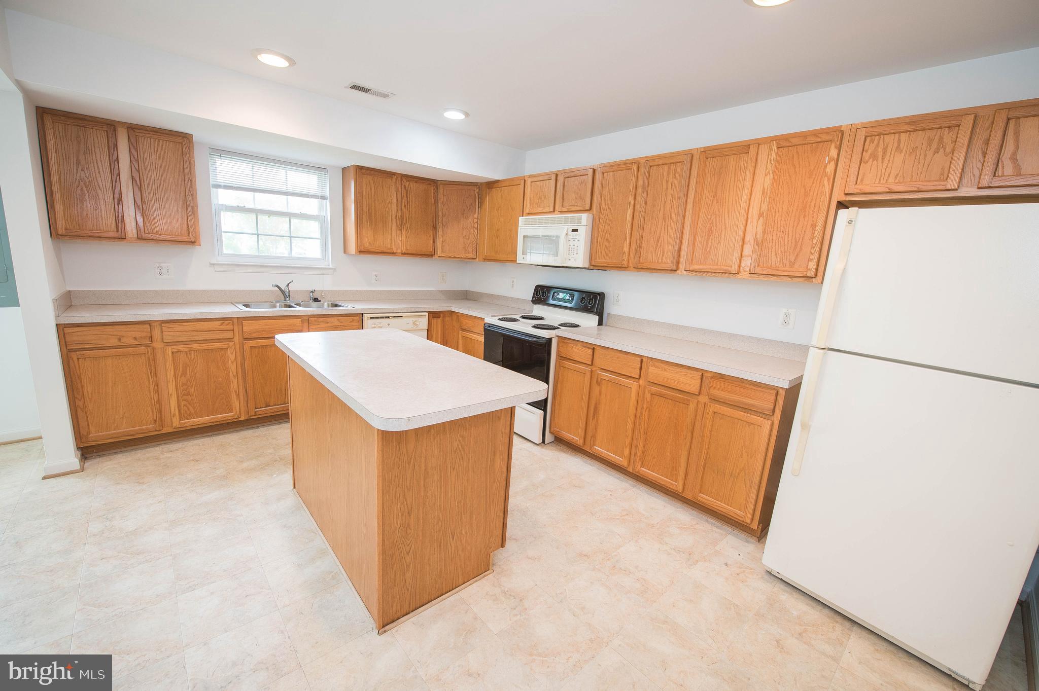 CATTAIL CROSSING - Residential Lease