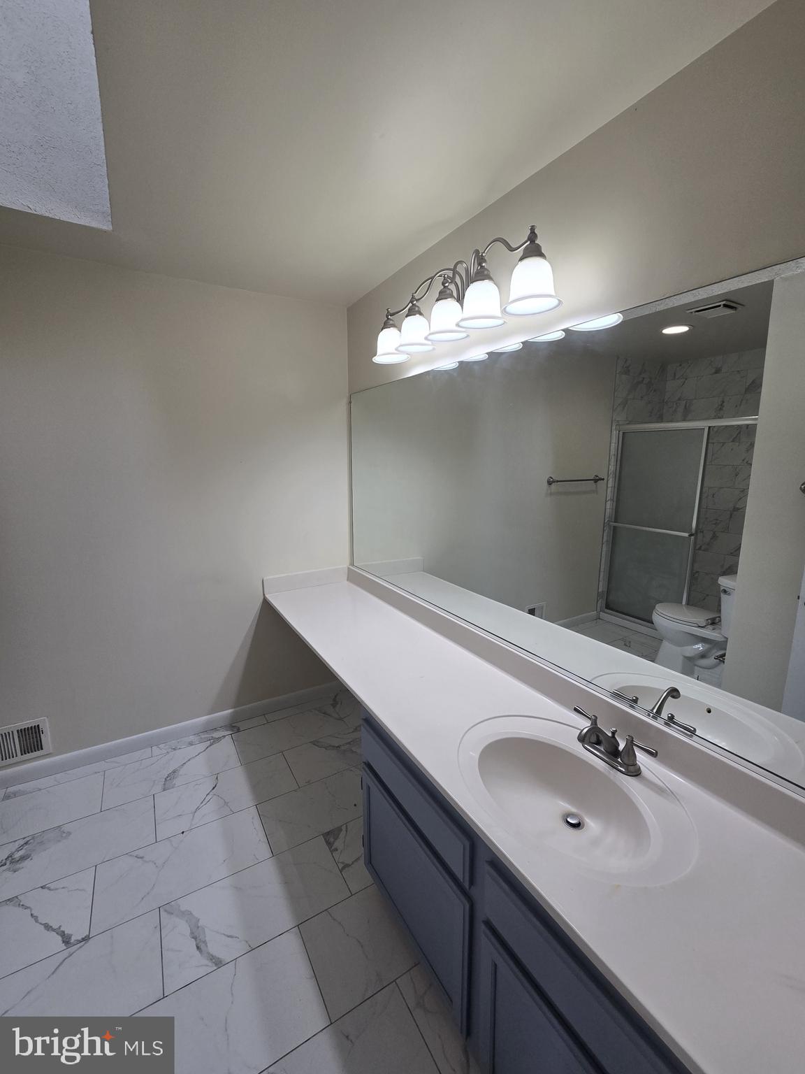 DEVON HILLS CONDO - Residential Lease