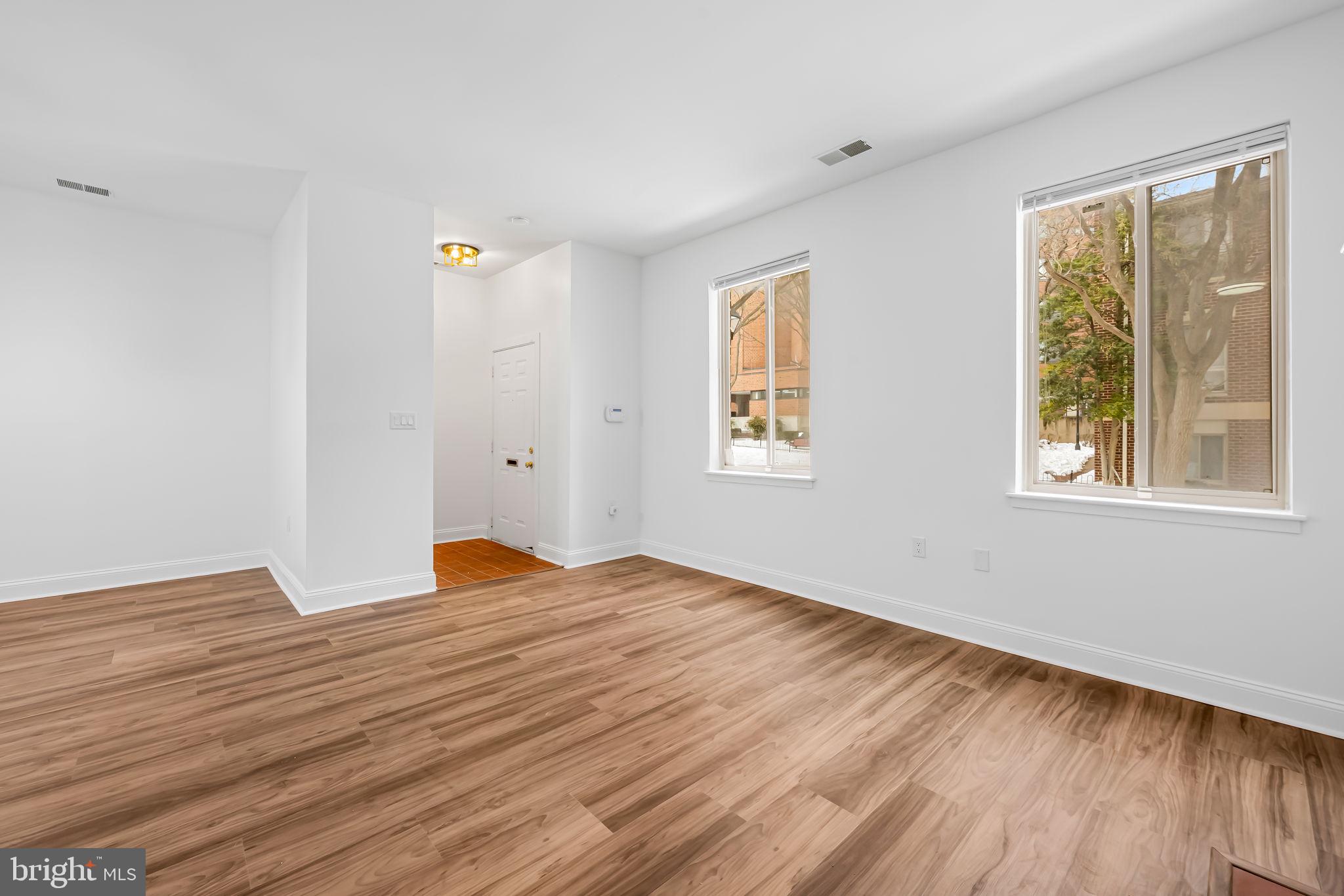 13 ANDREW PLACE R103