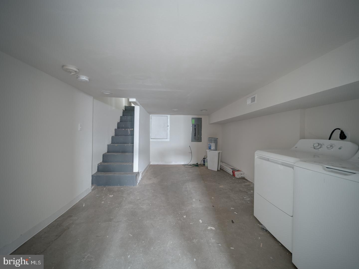 MIDDLE EAST - Residential Lease
