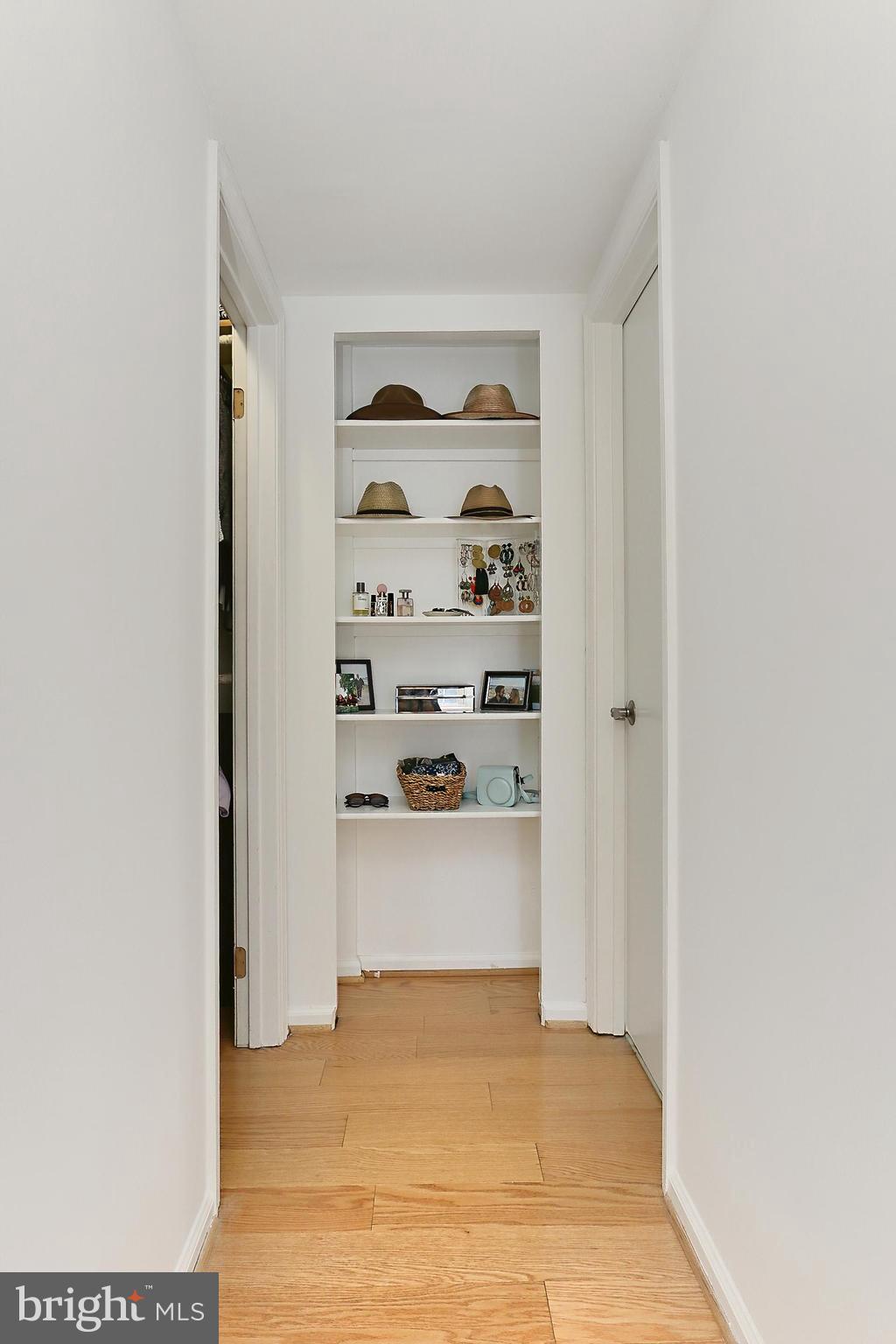 WINDGATE III - Residential