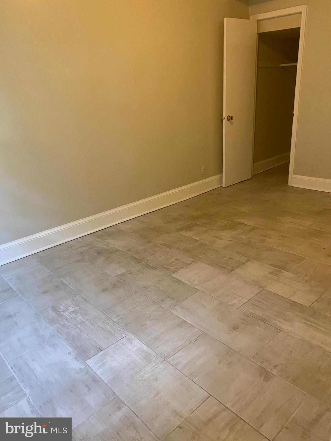 1235 HOLBROOK TERRACE NE