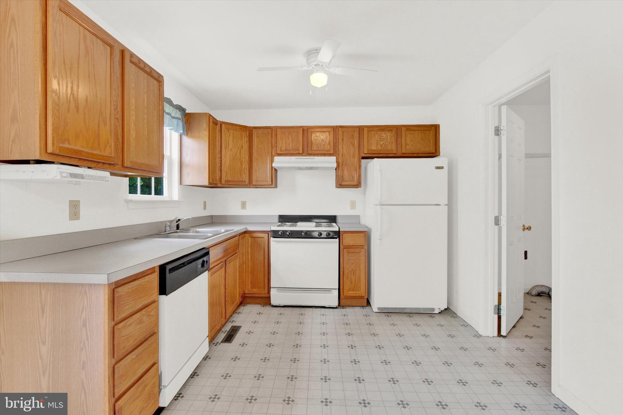 WANDERING STREAM ESTATES - Residential