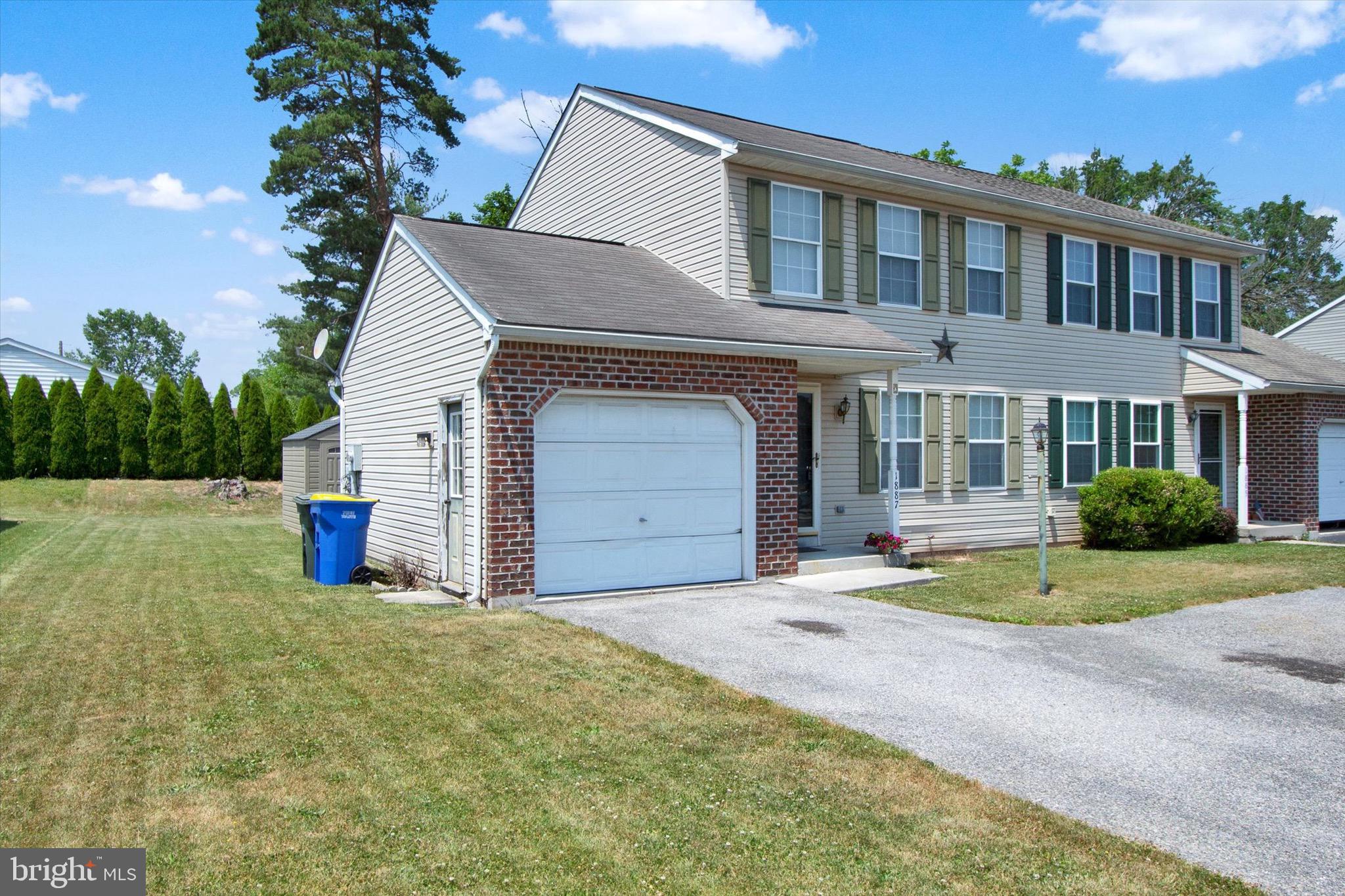 WANDERING STREAM ESTATES - Residential