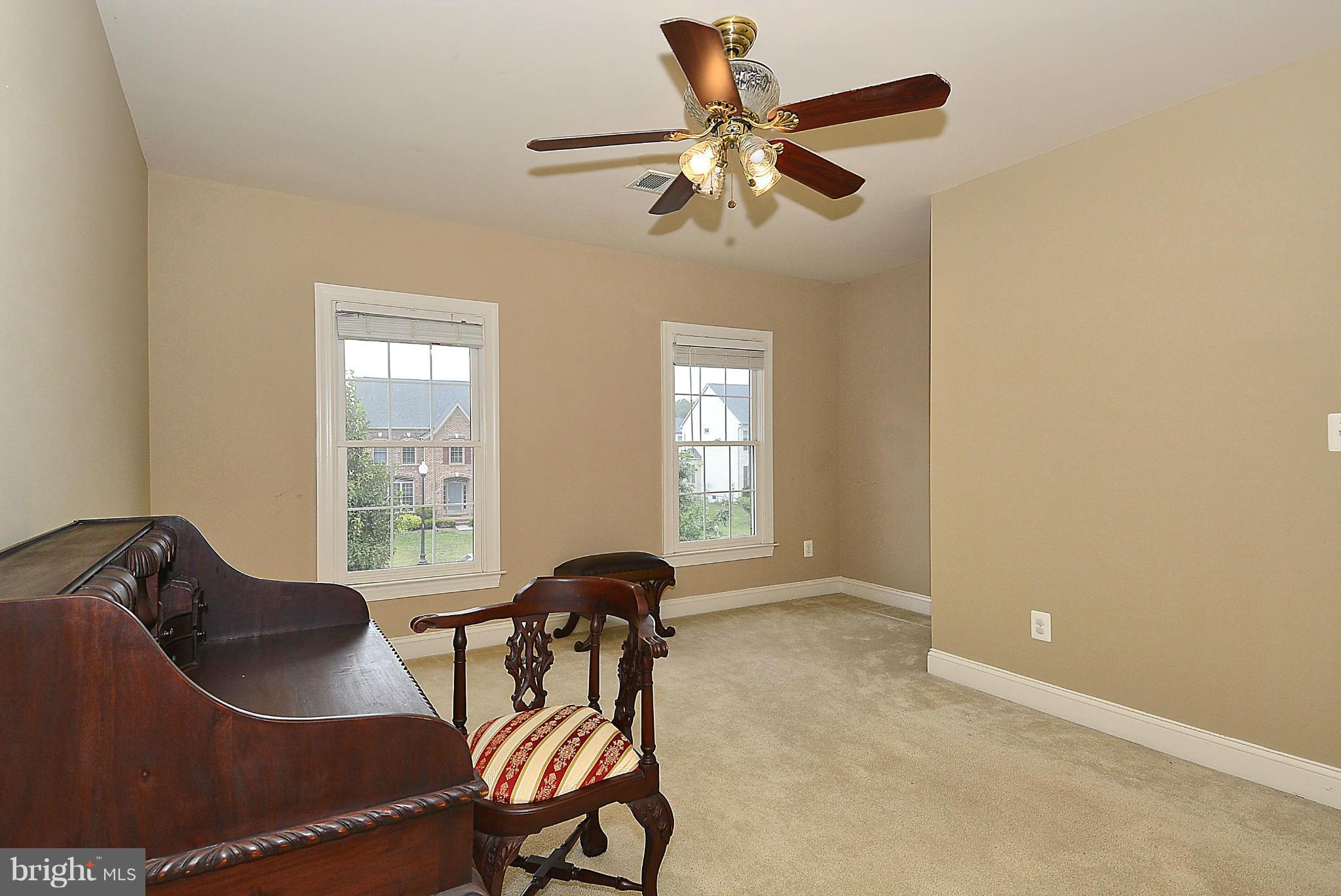 PEMBROOKE - Residential