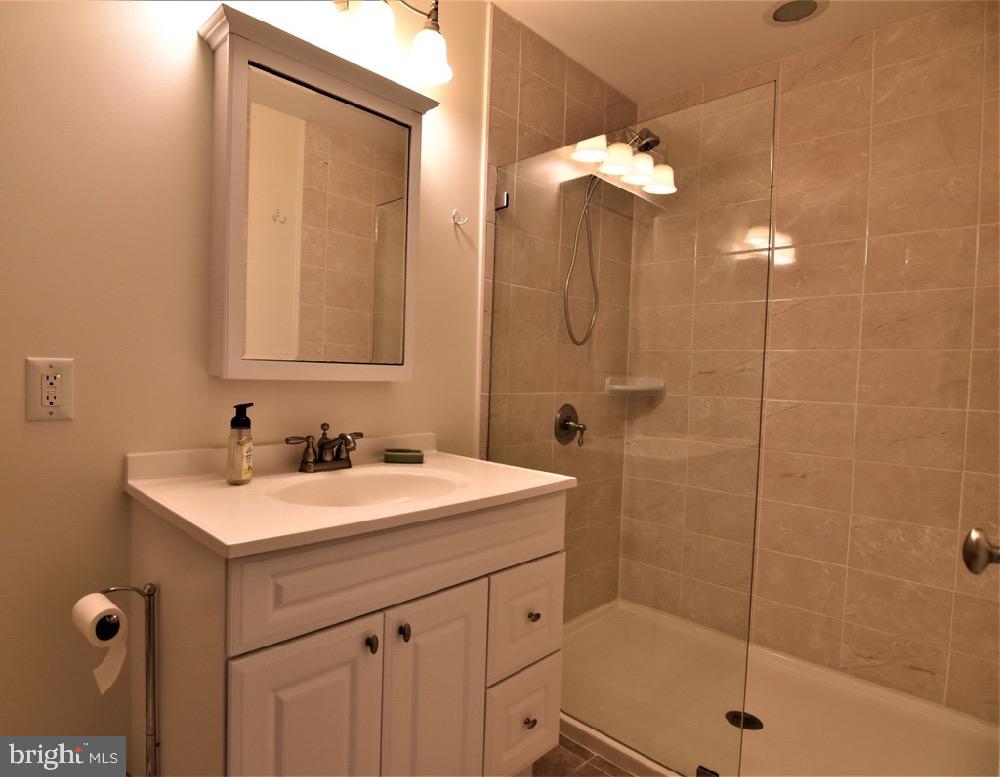 HOLLYWOOD - Residential