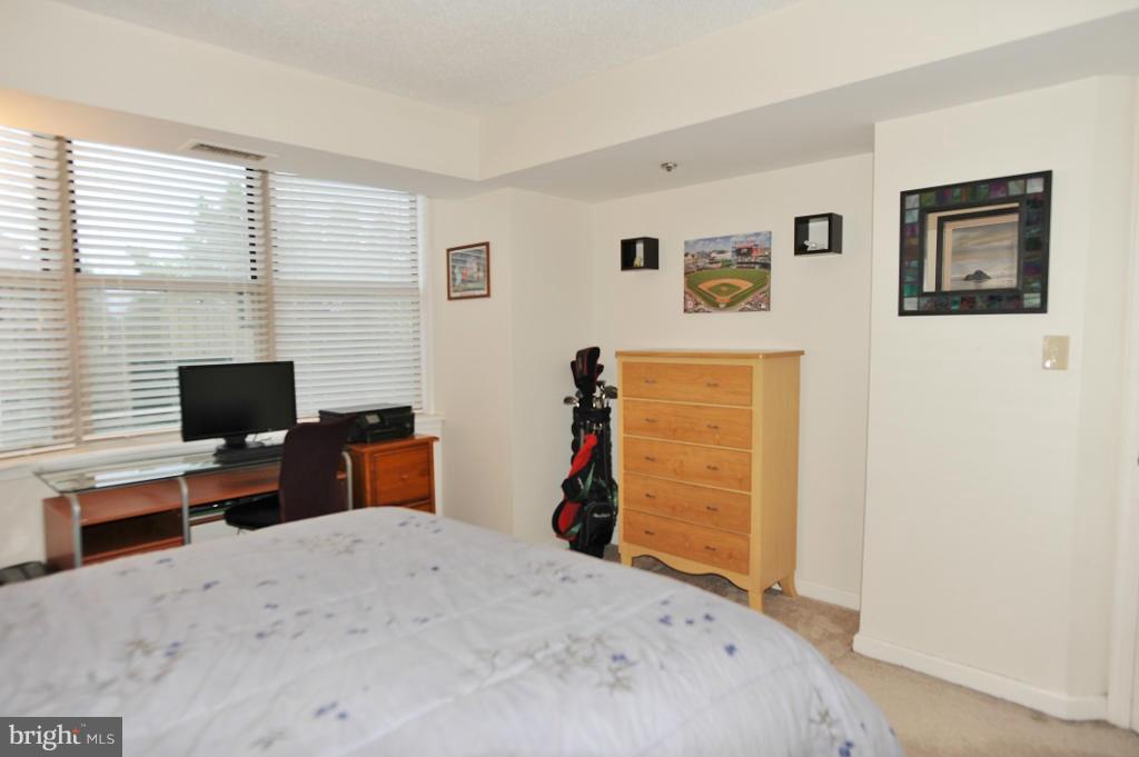 BRADDOCK PLACE - Residential Lease