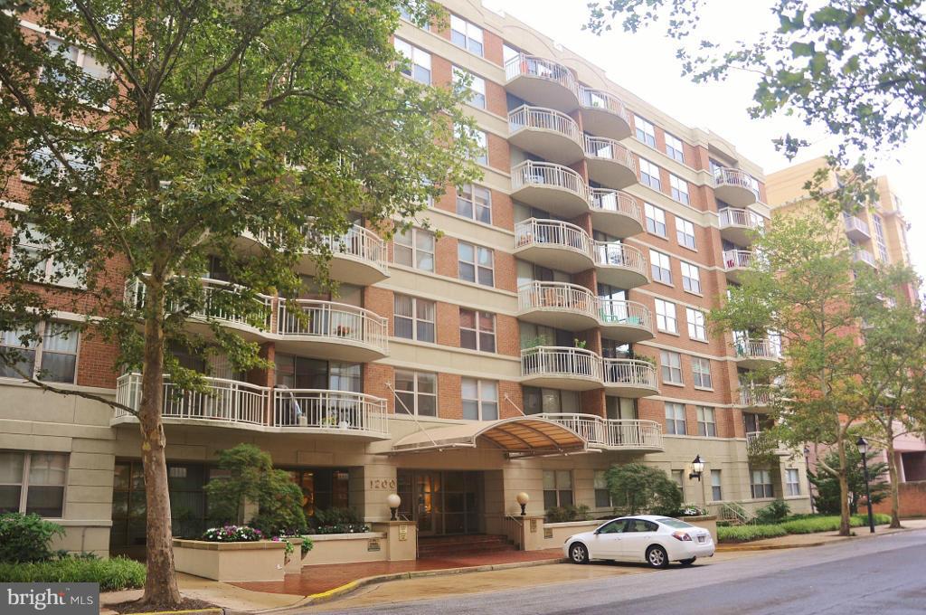 BRADDOCK PLACE - Residential Lease