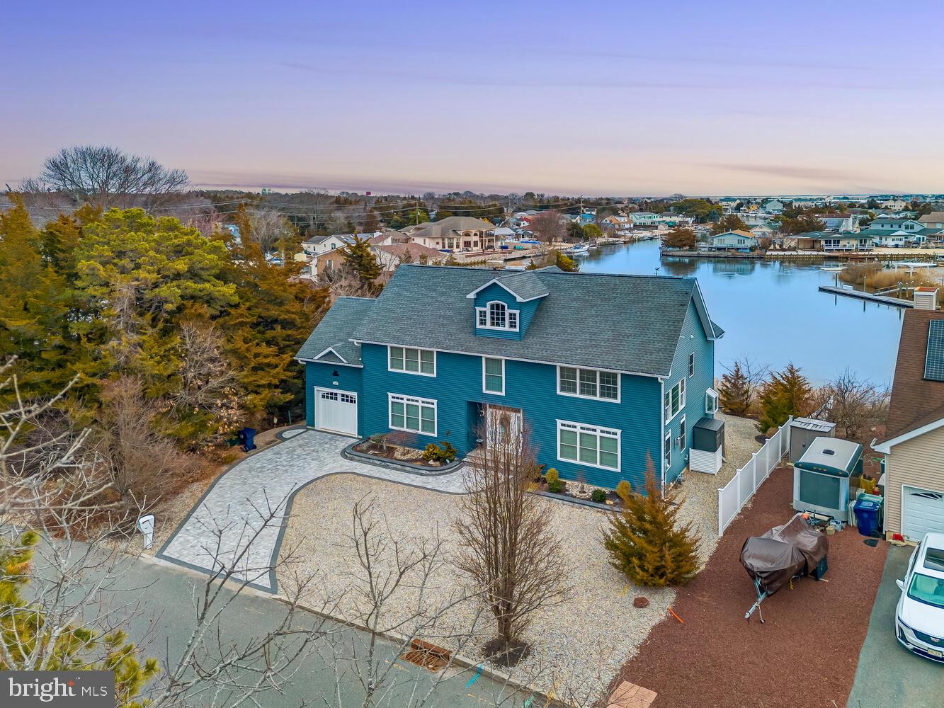 220 COUNTRY CLUB BOULEVARD