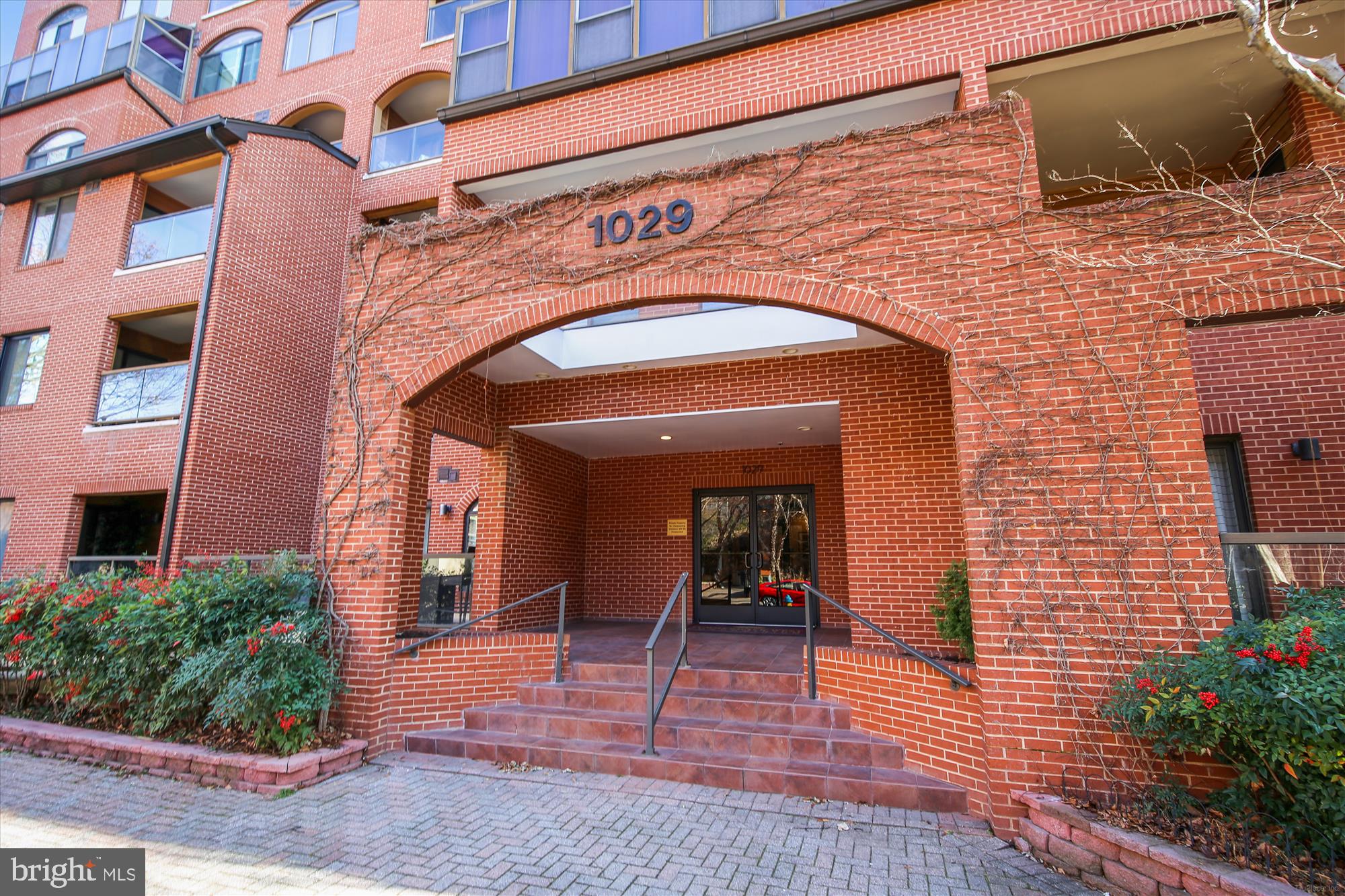 SUMMERWALK - Residential