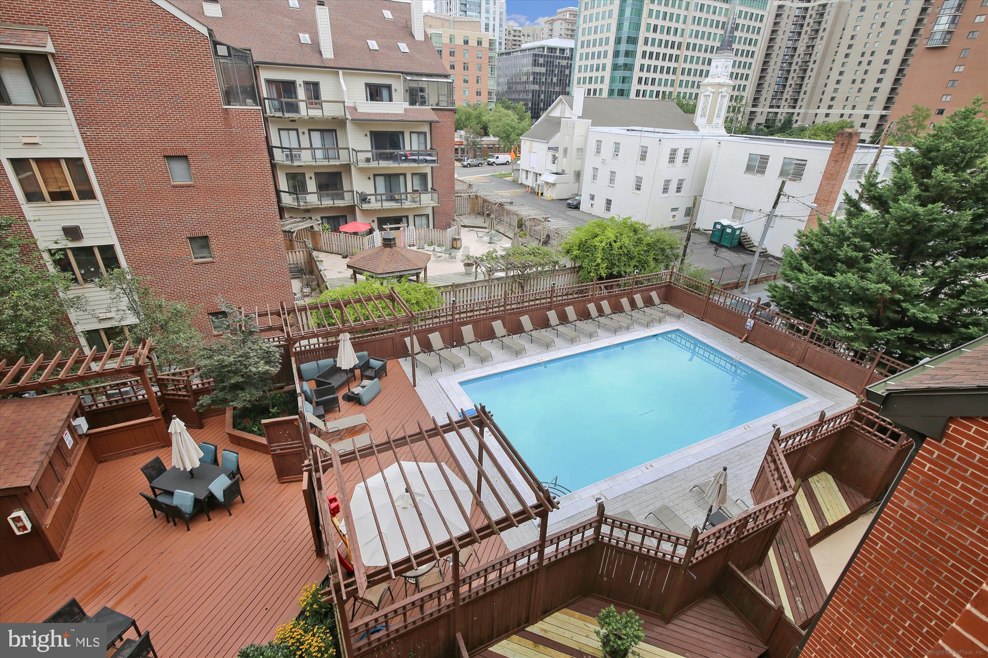 SUMMERWALK - Residential