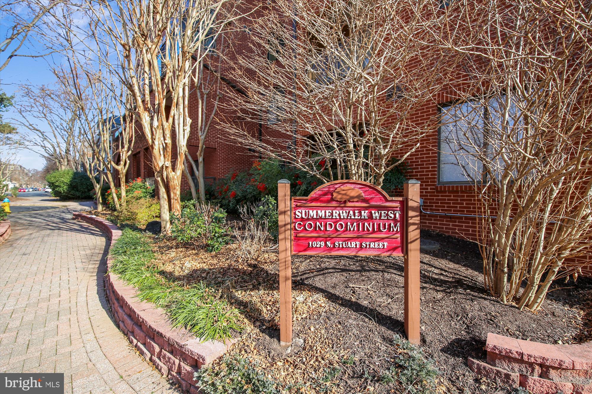 SUMMERWALK - Residential