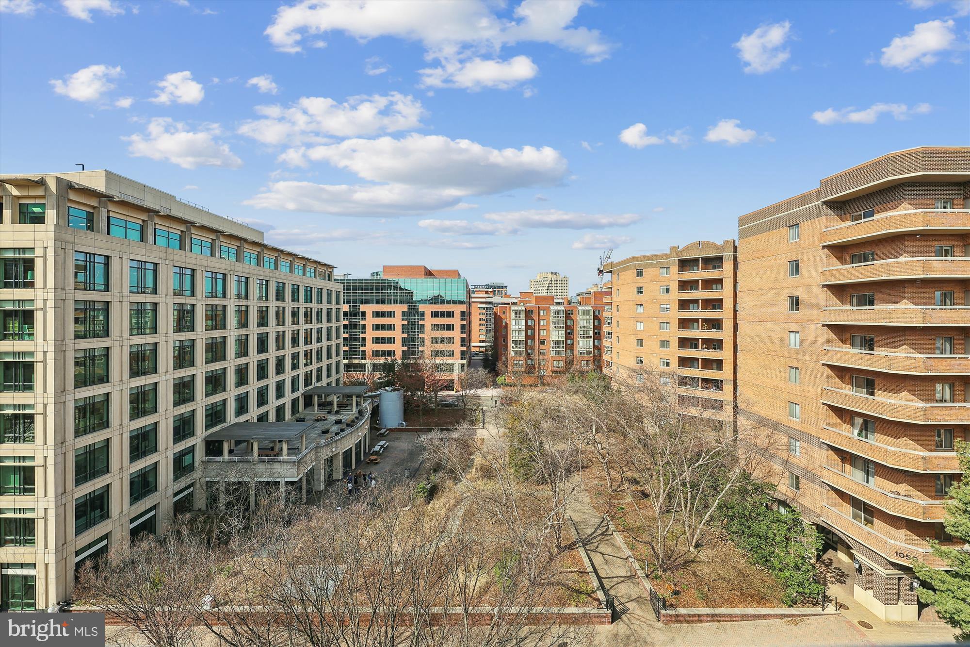 SUMMERWALK - Residential