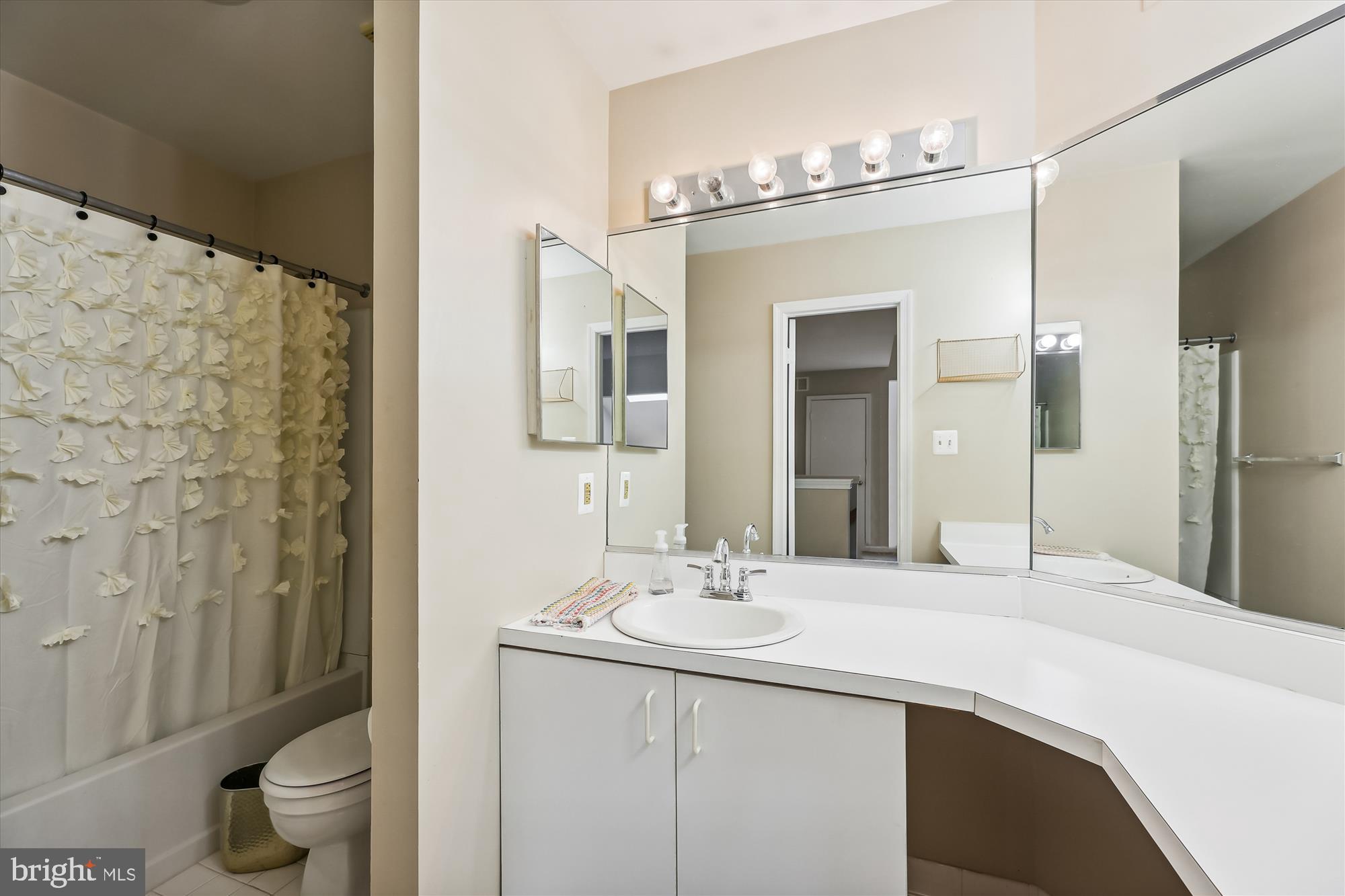 SUMMERWALK - Residential