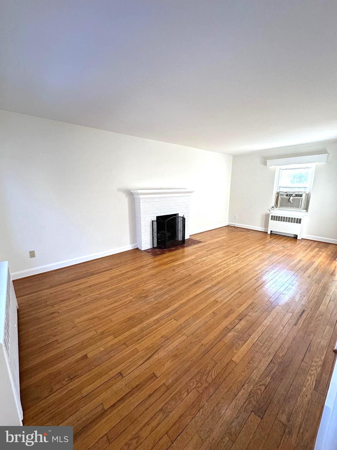 COLLEGE PARK - Residential Lease