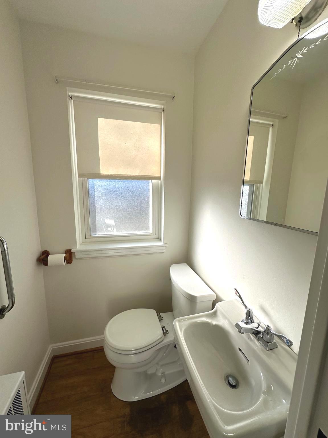 COLLEGE PARK - Residential Lease