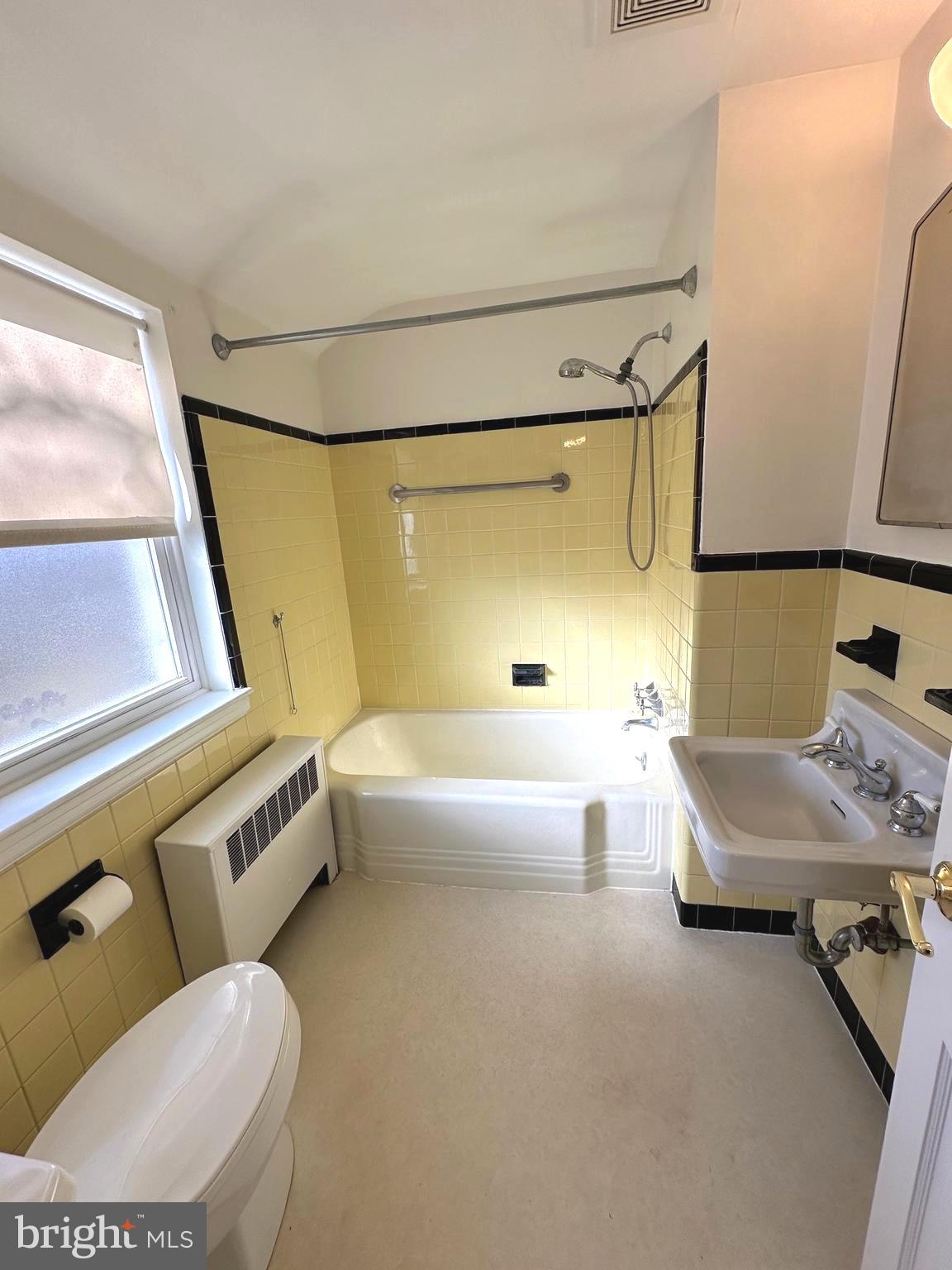 COLLEGE PARK - Residential Lease