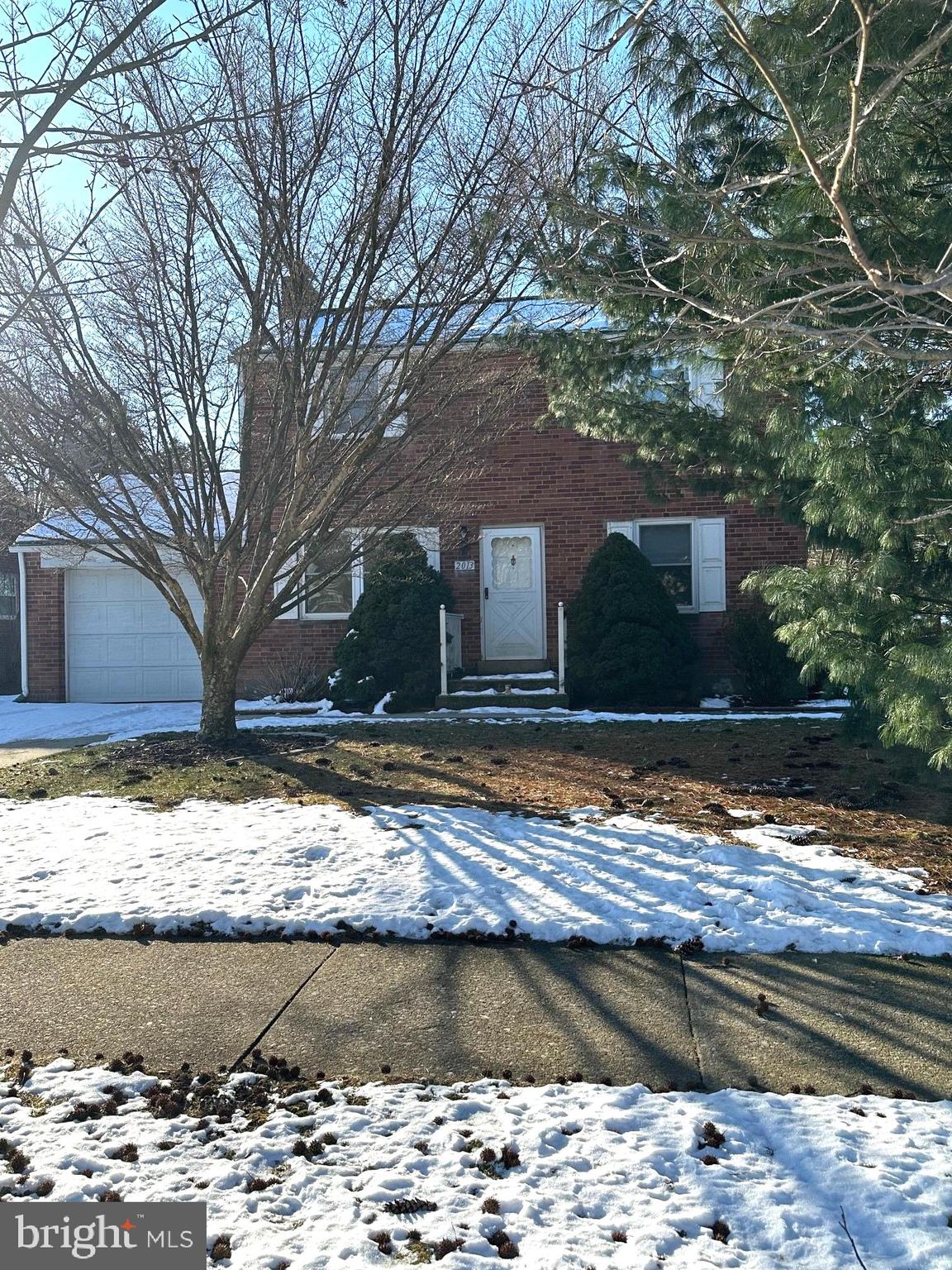 COLLEGE PARK - Residential Lease