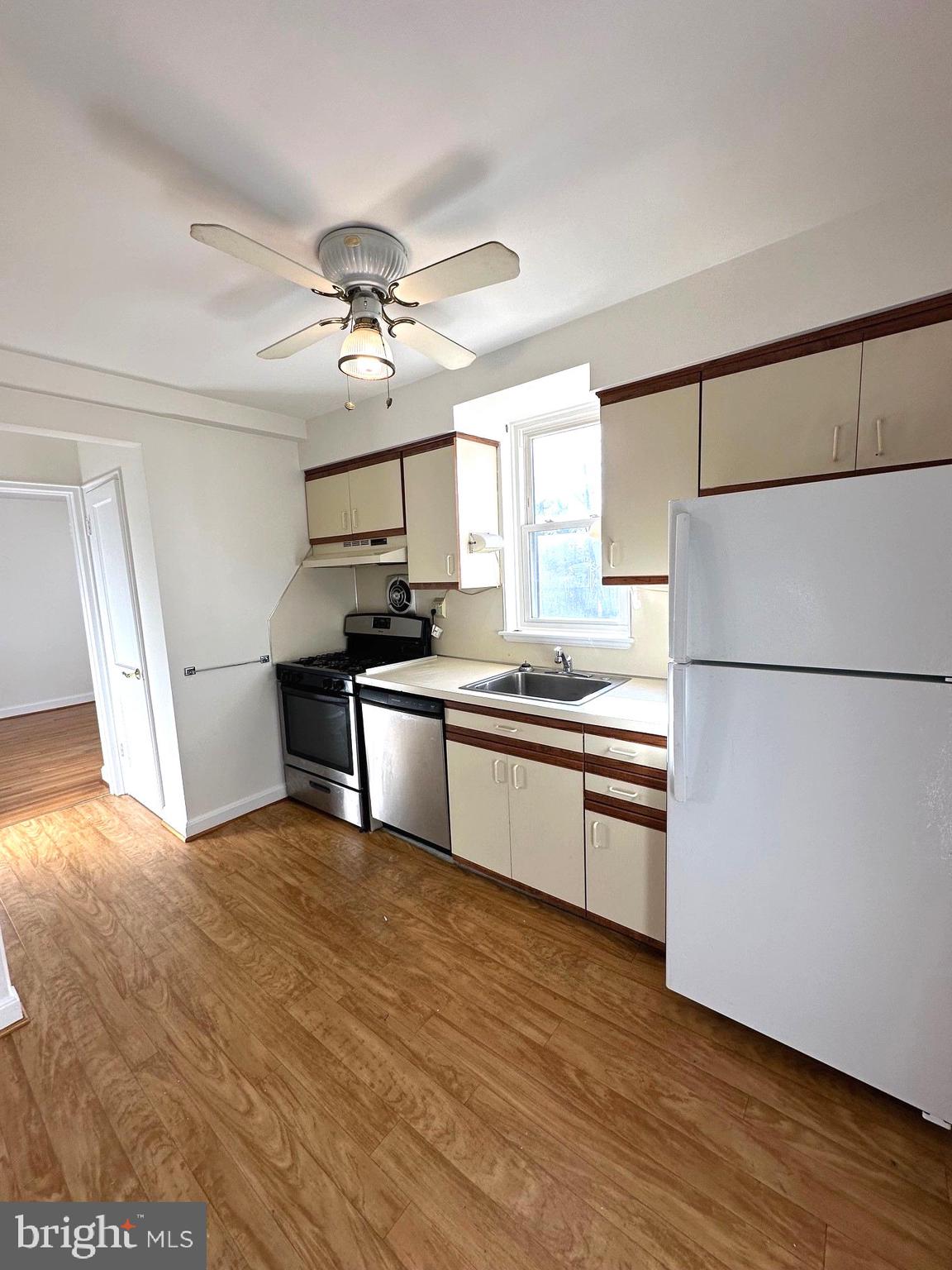 COLLEGE PARK - Residential Lease