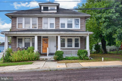 Townhouse For Sale - 117 Elm Street<br/> POTTSTOWN, PA 19464