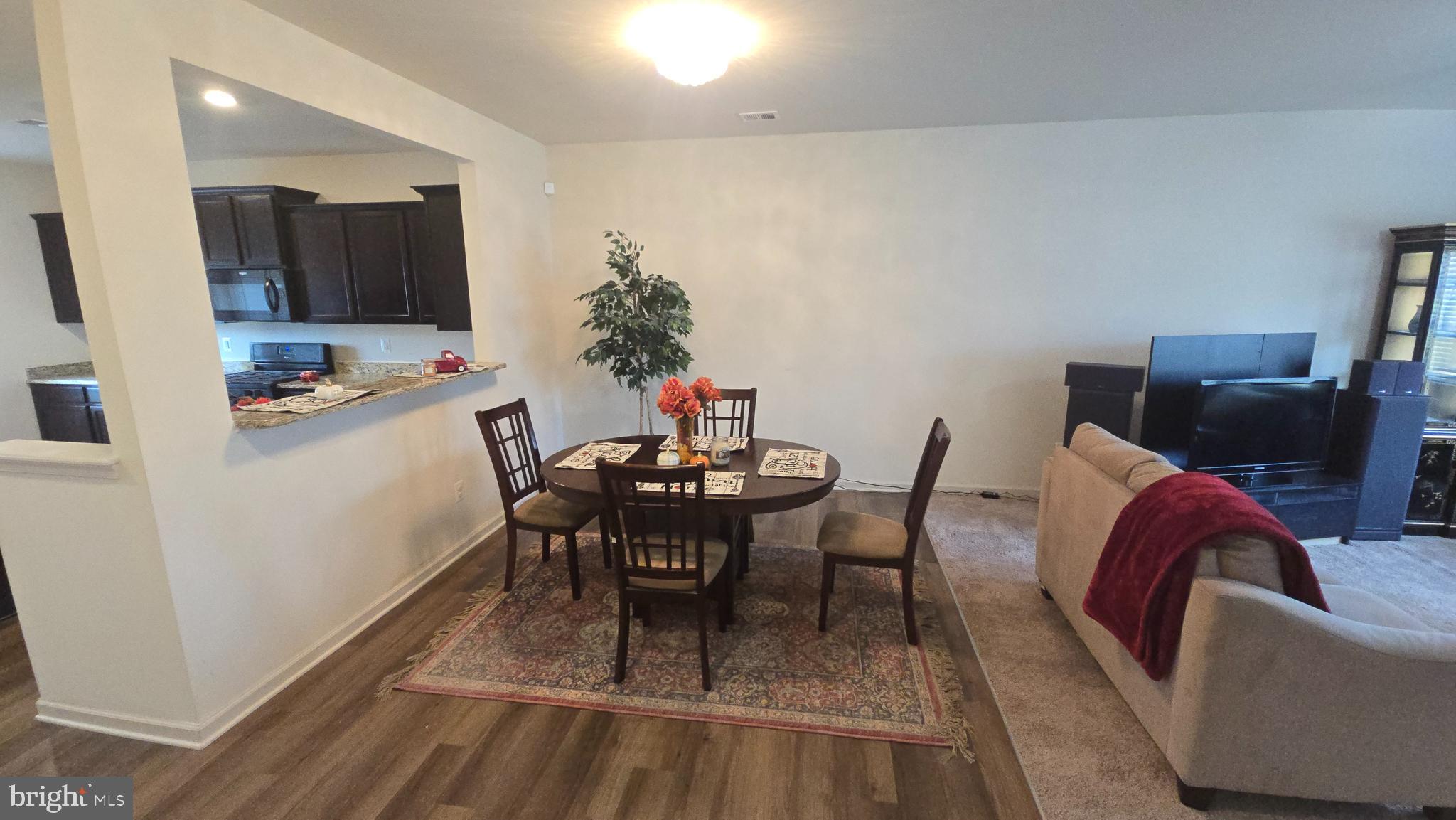 MCGINNIS POINT - Residential