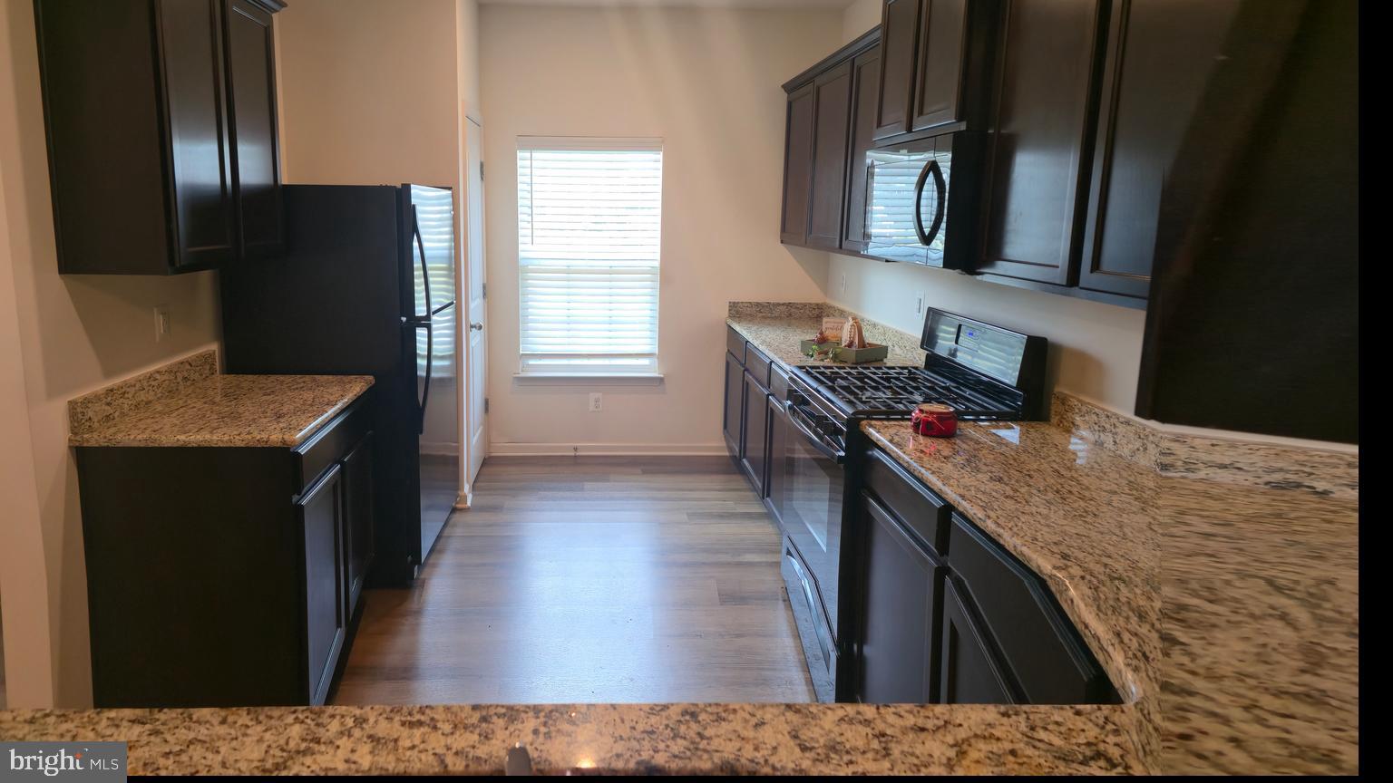 MCGINNIS POINT - Residential